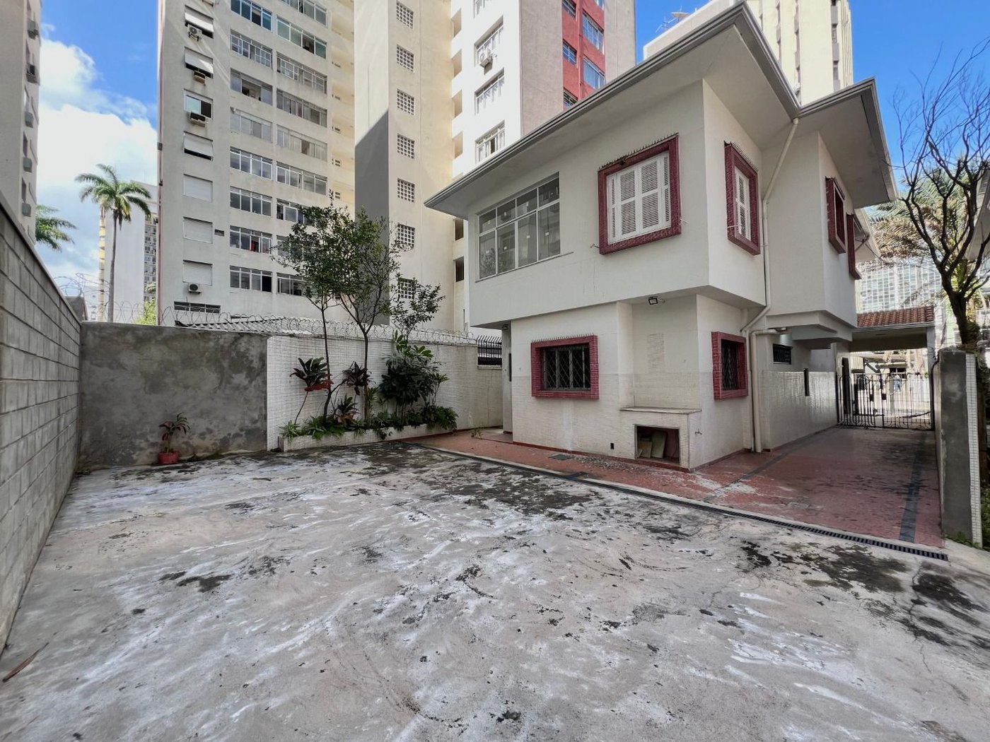 Casa com 4 dormitórios para alugar, 335 m² por R$ 21.181,12 - Gonzaga - Santos/SP