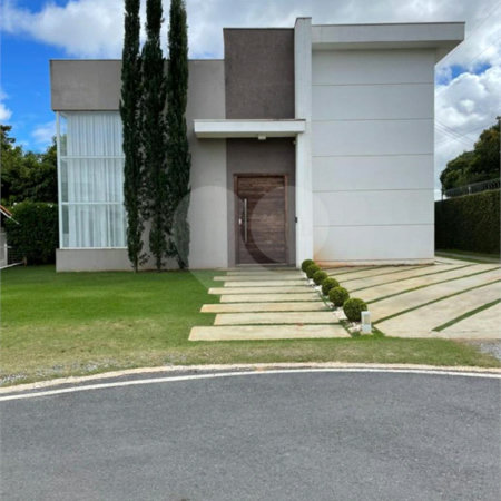 Casa à venda com 5 quartos, sendo 3 suítes, no condomínio Residencial Saint German, Araçoiaba da Serra - SP
