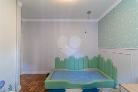 Apartamento à venda com 3 quartos, sendo 1 suíte, em Moema, São Paulo, SP