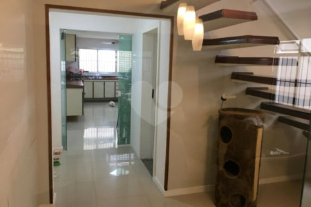 Sobrado à venda com 2 suítes em Jardim Nova Itaquá, Itaquaquecetuba, SP