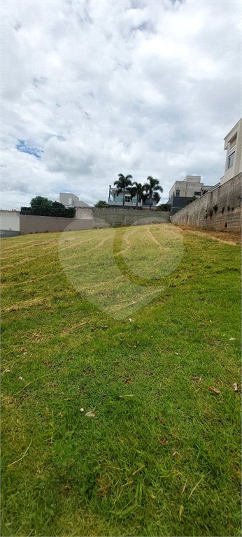 Terreno à venda no condomínio Figueira Garden, Atibaia - SP