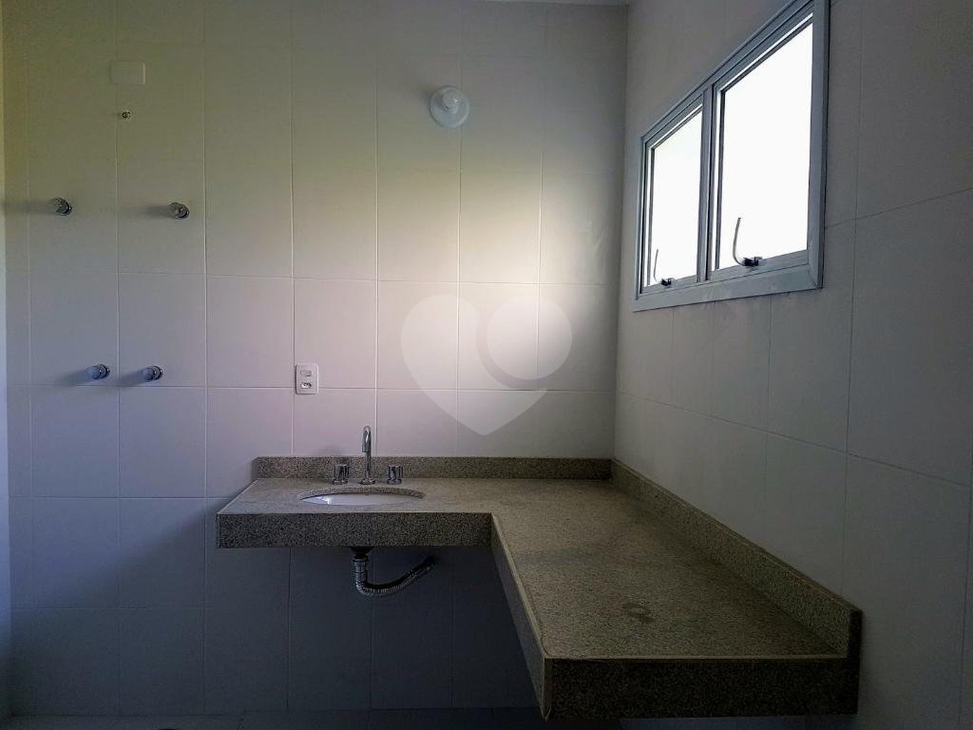 Sobrado à venda com 3 quartos, sendo 1 suíte,  em Jardim Prudência, São Paulo, SP