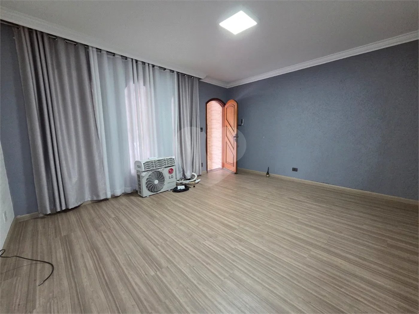 Sobrado Reformado 3 Dorms sendo 1 Suíte e 2 Vagas