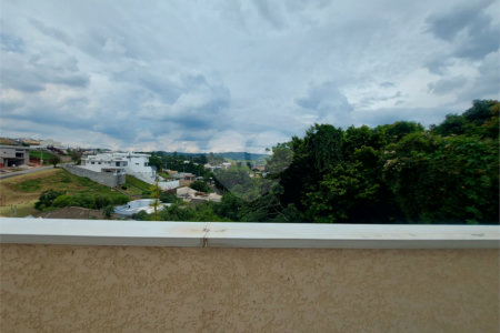 Sobrado à venda com 3 quartos, sendo 1 suíte, em Vila Omízollo, Louveira, SP
