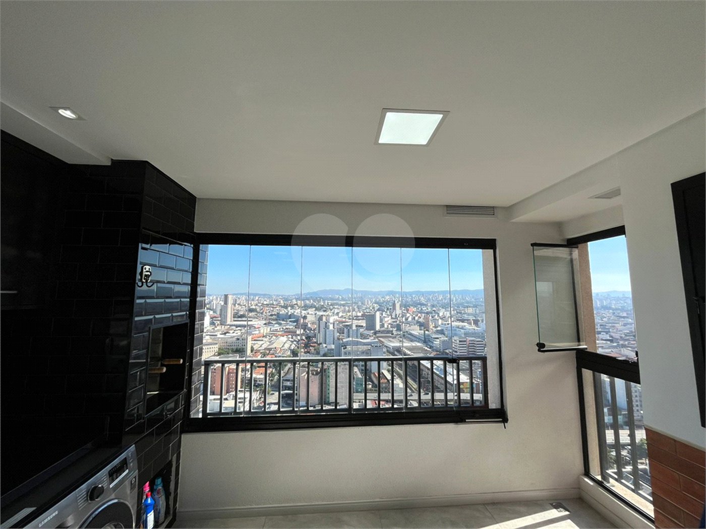 Apartamento no Brás repleto de lazer com 50 m² com 2 dormitórios e 1 vaga, Estuda Permuta