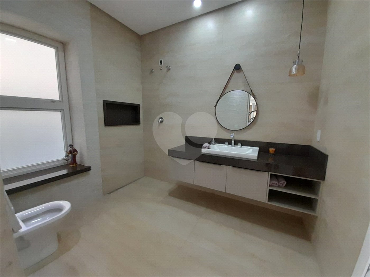 Casa à Venda no Condomínio Damha III – Elegância e Conforto para sua Família