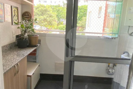 Apartamento com 48m², 2 quartos, garagem, à venda na Vila Nova Cachoeirinha