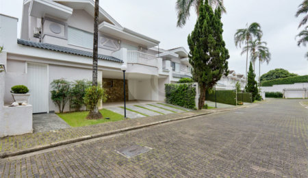Casa à venda ou para alugar com 4 suítes no condomínio Ville de Marseille, São Paulo - SP