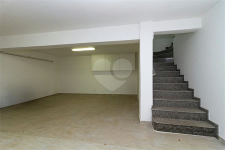 Casa Sobrado à venda com 342 m², 3 dormitórios, sendo 2 suítes, 4 vagas na Vila Mariana - São Paulo.
