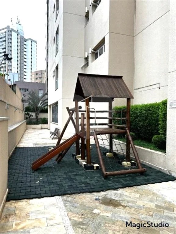Apartamento com 138m², 3 dormitórios, sendo 3 suítes, 2 vagas de garagem, à venda na Vila Valparaiso em Santo André.