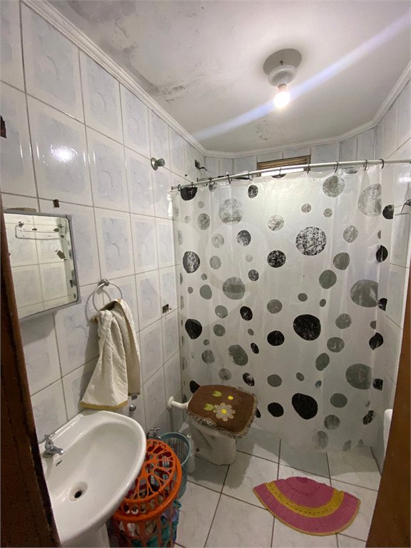 Casa Térrea com 2 dormitórios.