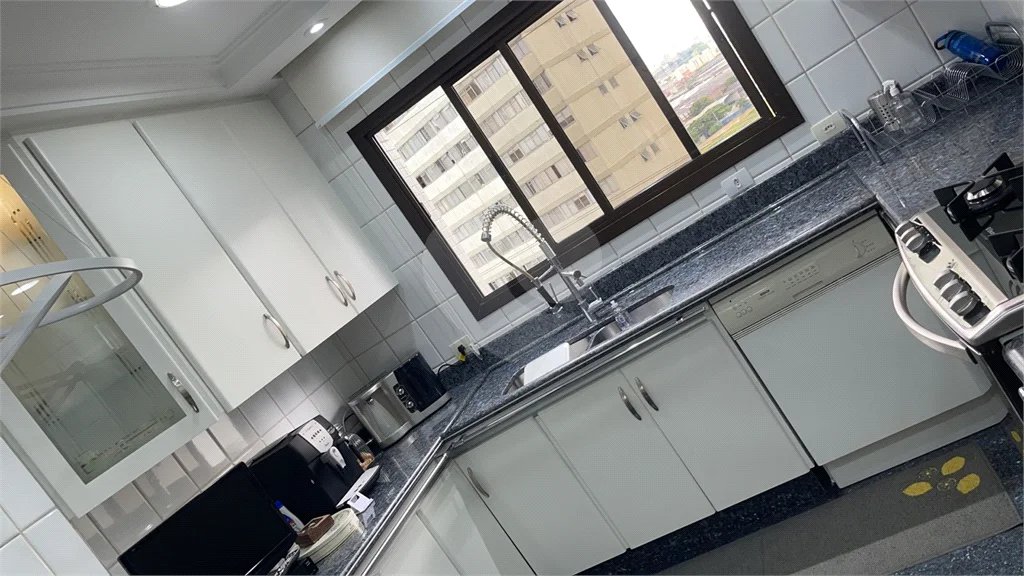 Apartamento com terraço 385m² 03 dormitórios sendo 2 suítes 5 vagas..Estuda Permuta.