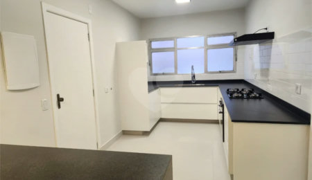 Apartamento à venda com 4 quartos, sendo 1 suíte,  em Pinheiros, São Paulo, SP