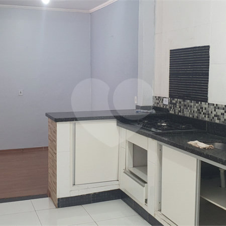 Casa térrea para locação e venda no Condomínio Mont Carlo I