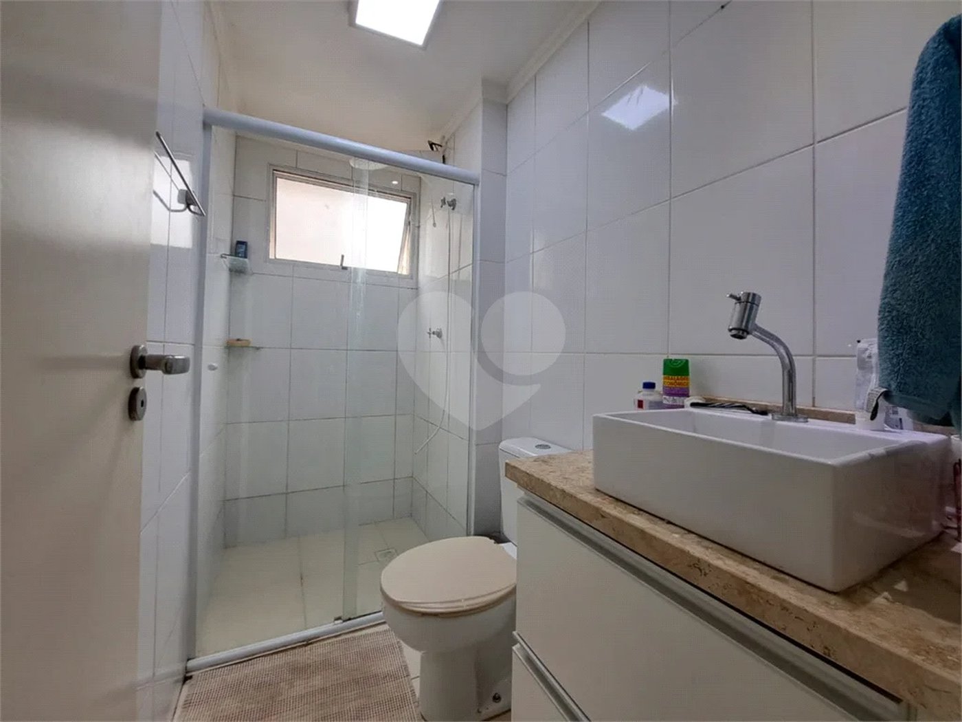 Apartamento com 02 quartos MOBILIADO com varanda e lazer !