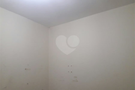 Casa Térrea à venda com 4 quartos, sendo 1 suíte, em Vila Constança, São Paulo, SP