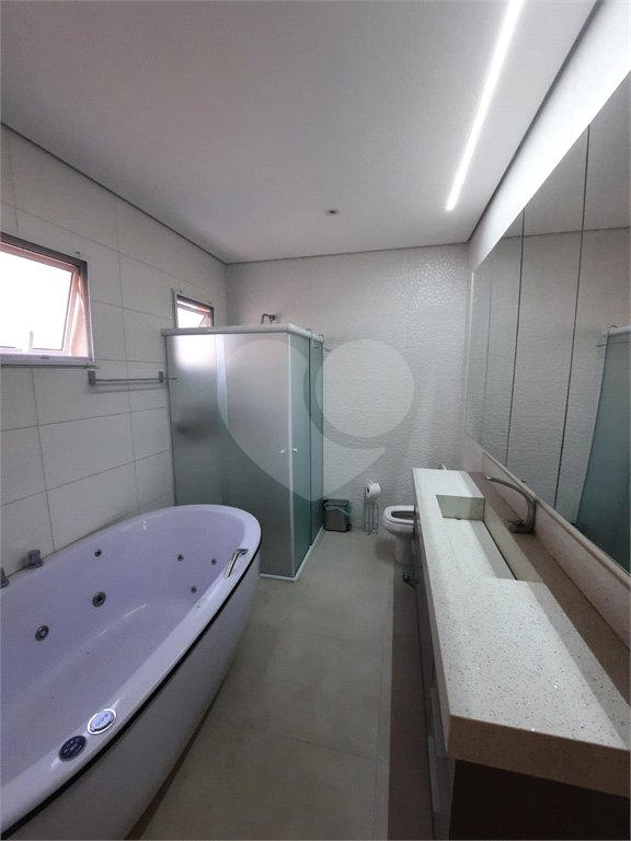 Casa à venda com 3 suítes no condomínio Ecovillagio, São Roque - SP