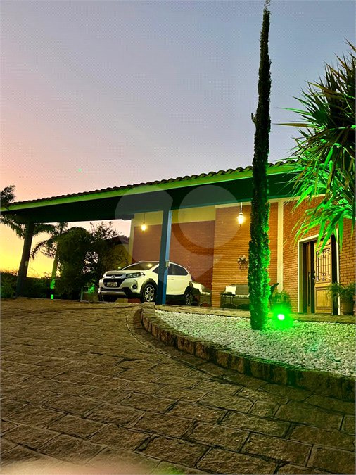 Casa à venda com 4 suítes no condomínio Residencial Vale das Laranjeiras, Indaiatuba - SP
