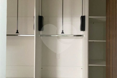 Casa à venda com 4 quartos, sendo 3 suítes, no condomínio Brisa 1, Mogi das Cruzes - SP