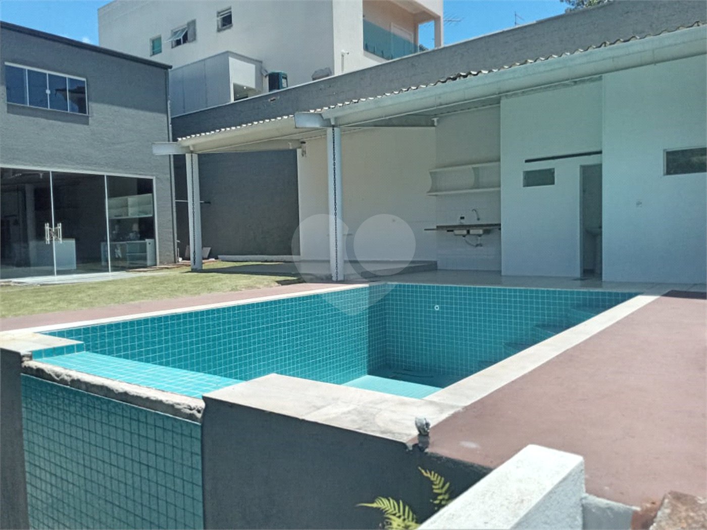 Casa à venda com 2 quartos, sendo 3 suítes,  no condomínio Aruã, Mogi das Cruzes - SP