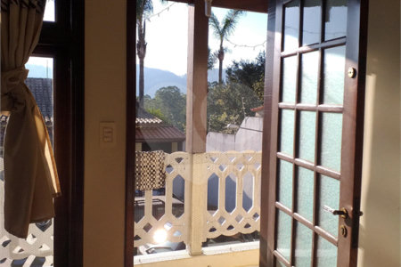 Casa à venda com 3 quartos, sendo 1 suíte,  no condomínio Sibelyus, Mogi das Cruzes - SP
