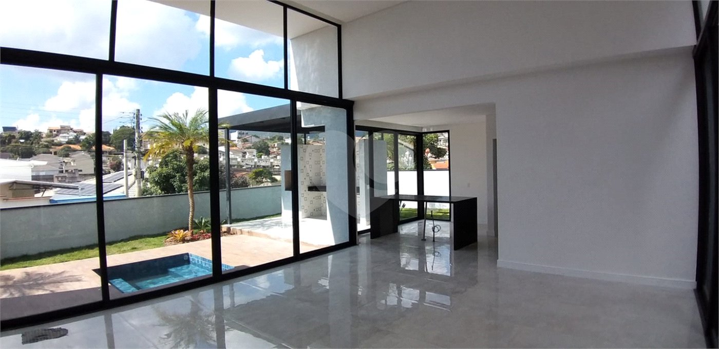 Casa à venda com 3 suítes em Jardim Paulista, Atibaia, SP