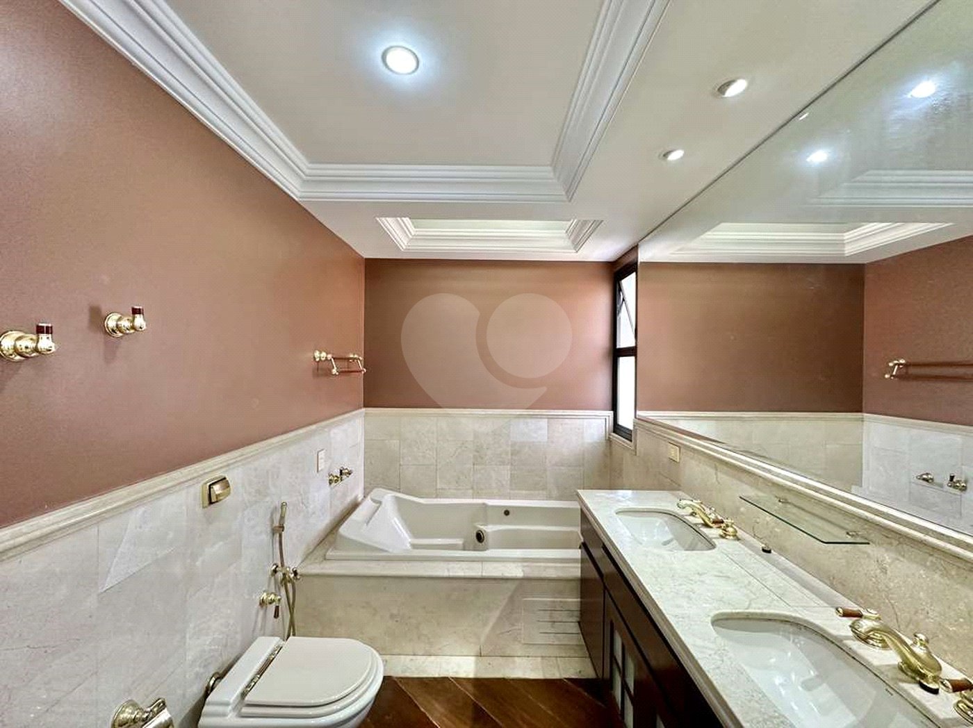 Casa à venda com 4 quartos, sendo 2 suítes,  no condomínio São Paulo Ii, Cotia - SP