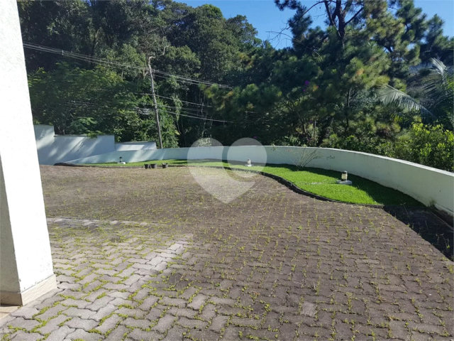 Casa à venda com 4 quartos, sendo 2 suítes,  no condomínio Alpes da Cantareira, Mairiporã - SP