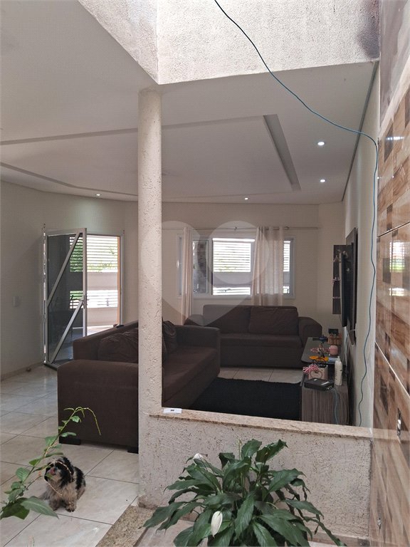 Sobrado à venda com 3 quartos, sendo 1 suíte,  em Jardim Paulistano, Indaiatuba, SP