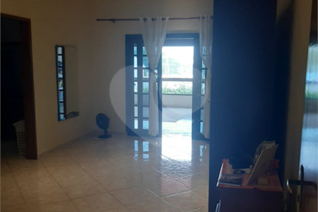 Casa à venda com 3 quartos, sendo 1 suíte,  em Residencial Colinas, Mogi das Cruzes, SP