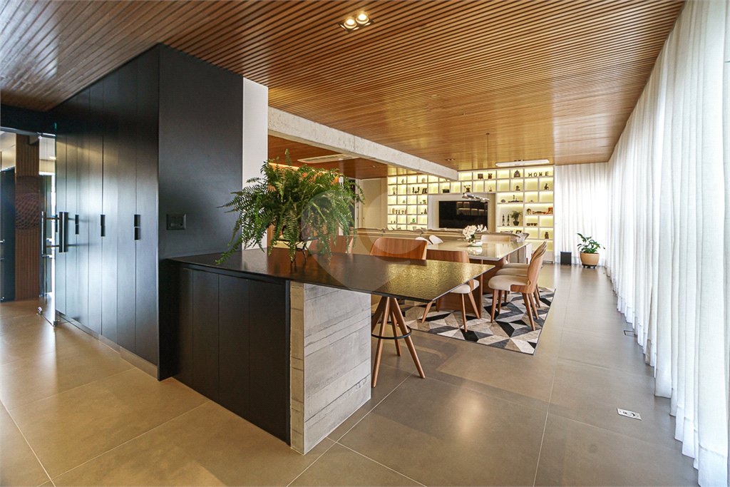 Apartamento à venda com 3 suítes em Brooklin, São Paulo, SP
