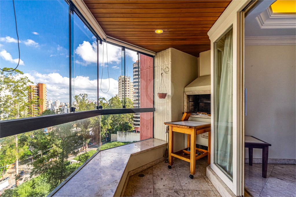 Apartamento à venda com 3 quartos, sendo 2 suítes, em Vila Andrade, São Paulo, SP