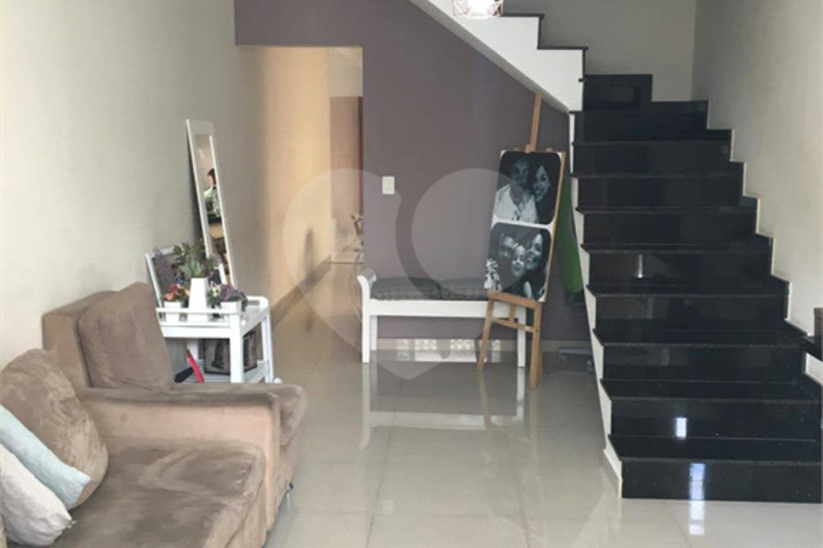 Sobrado à venda com 3 suítes em Parque Vitória, São Paulo, SP
