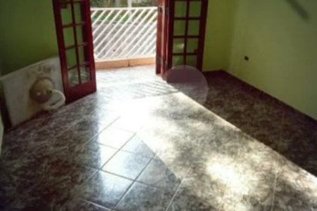 Sobrado à venda com 3 quartos, sendo 1 suíte, em Vila Mazzei, São Paulo, SP