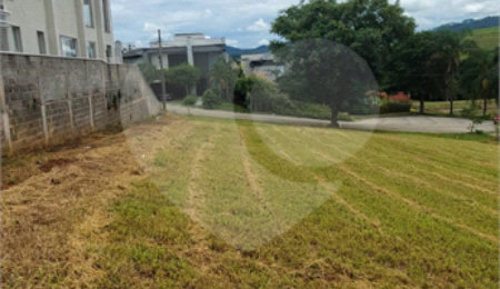 Terreno à venda no condomínio Figueira Garden, Atibaia - SP