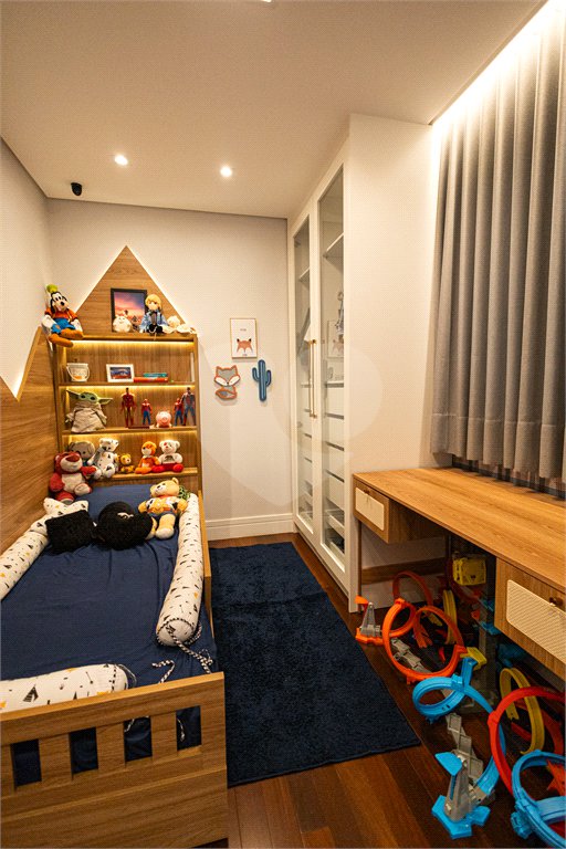 Apartamento à venda com 5 quartos, sendo 4 suítes,  em Parque Reboucas, São Paulo, SP