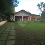Casa à venda com 4 quartos, sendo 1 suíte,  no condomínio Village da Serra, Araçoiaba da Serra - SP
