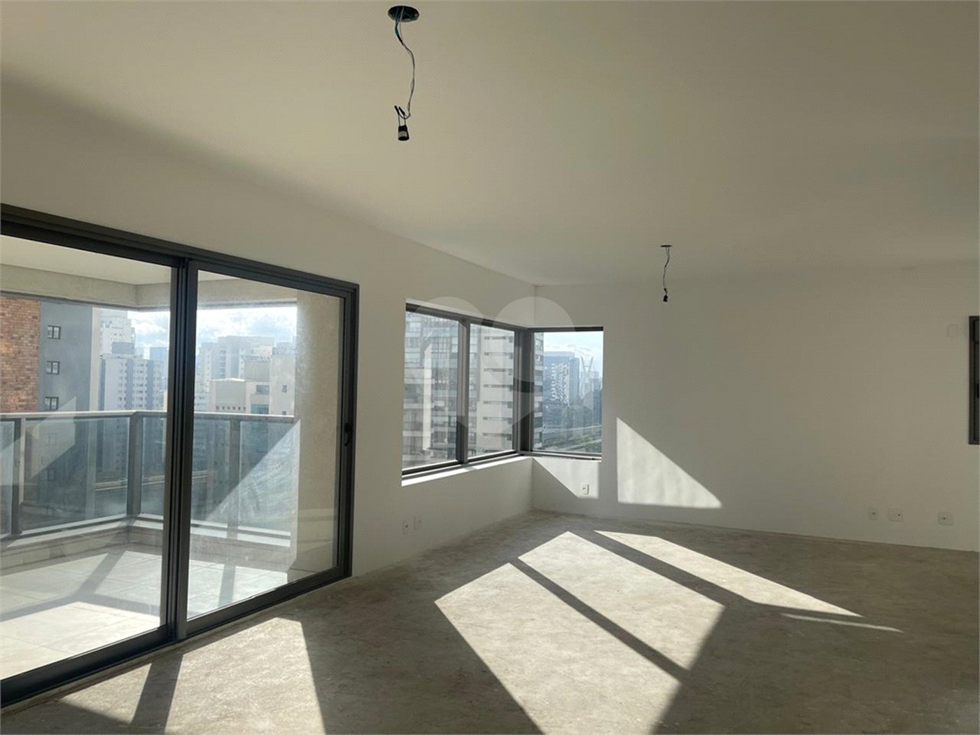 Apartamento à venda com 3 suítes em Campo Belo, São Paulo, SP