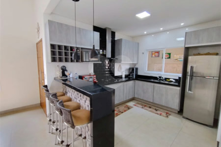Casa à venda com 3 quartos, sendo 1 suíte, em Jardim Santa Cecília, Ribeirão Preto, SP
