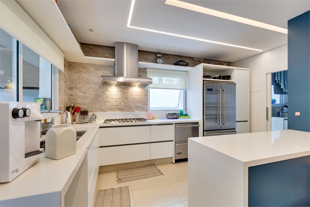 Casa à venda com 3 suítes no condomínio Parc Vignoble, São Paulo - SP