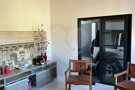 Sobrado à venda com 3 quartos, sendo 1 suíte, em Jardim Brogotá, Atibaia, SP