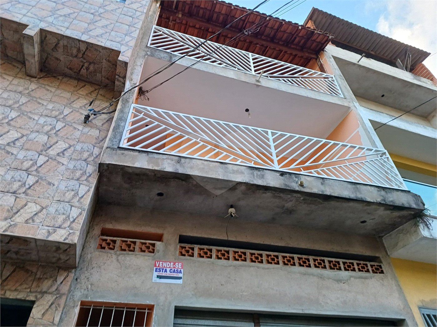 Sobrado à venda com 4 quartos, sendo 1 suíte, em Jardim Recanto Verde, São Paulo, SP