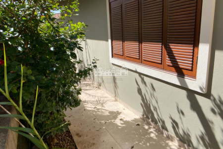 Casa à venda com 3 quartos, sendo 1 suíte, com vista deslumbrante em Recreio Maristela, Atibaia