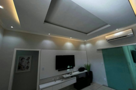 Casa à venda com 2 quartos, sendo 1 suíte,  em Três Lagoas, MS