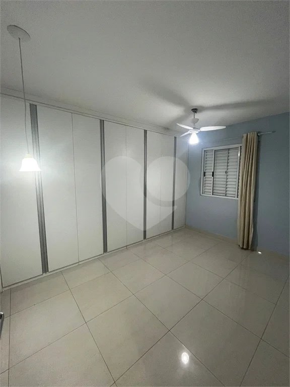Apartamento 3 dormitórios no Avalon