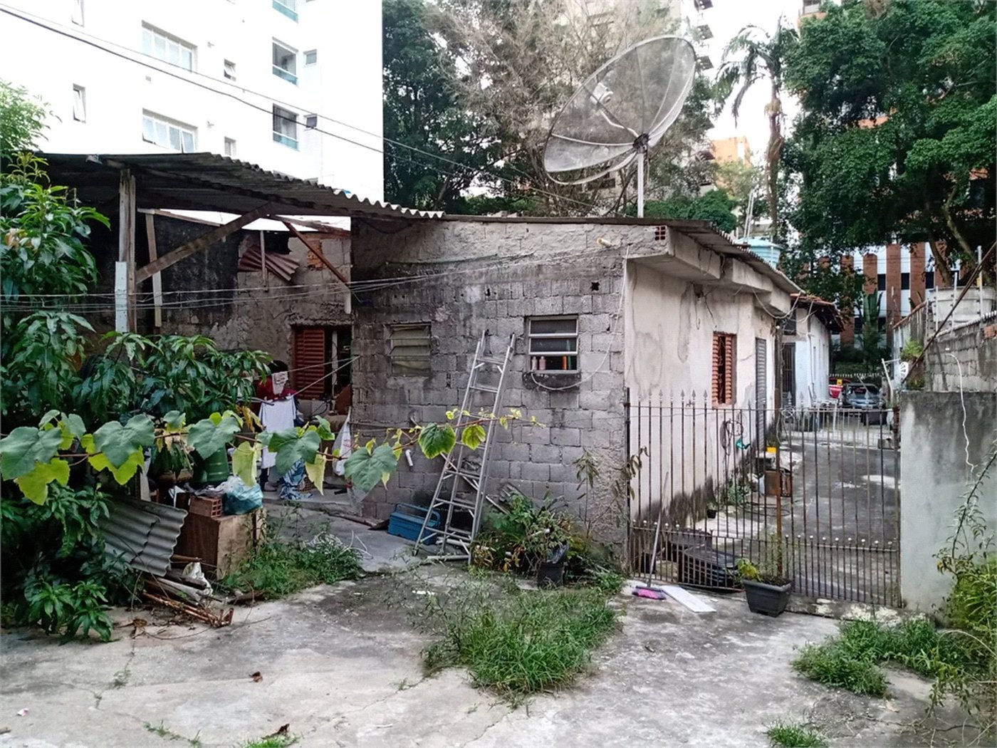 Terreno à venda com 3 quartos, sendo 1 suíte, em Real Parque, São Paulo, SP