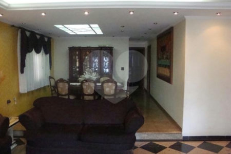 Sobrado à venda com 4 quartos, sendo 3 suítes,  em Água Fria, São Paulo, SP