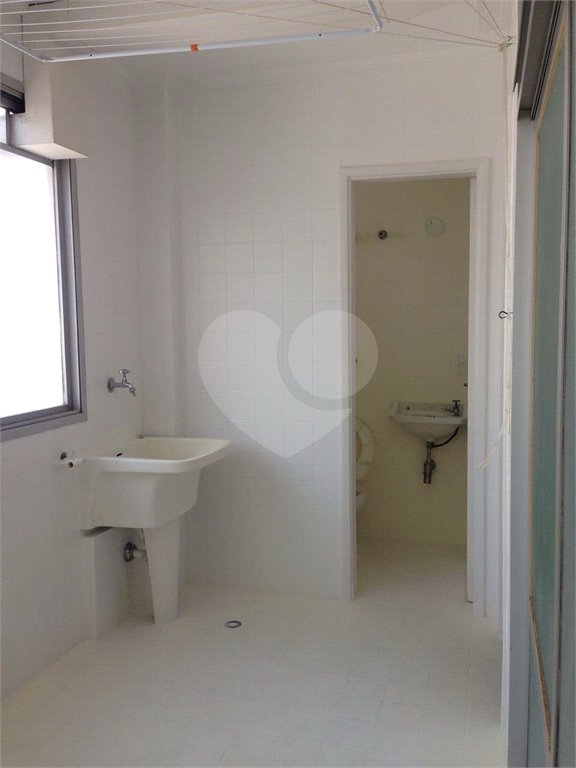 Apartamento à venda com 3 quartos, sendo 1 suíte, em Itaim Bibi, São Paulo, SP