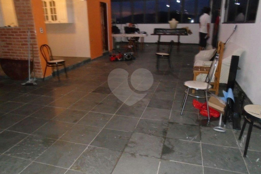 Sobrado à venda com 4 quartos, sendo 2 suítes, em Santana, São Paulo, SP