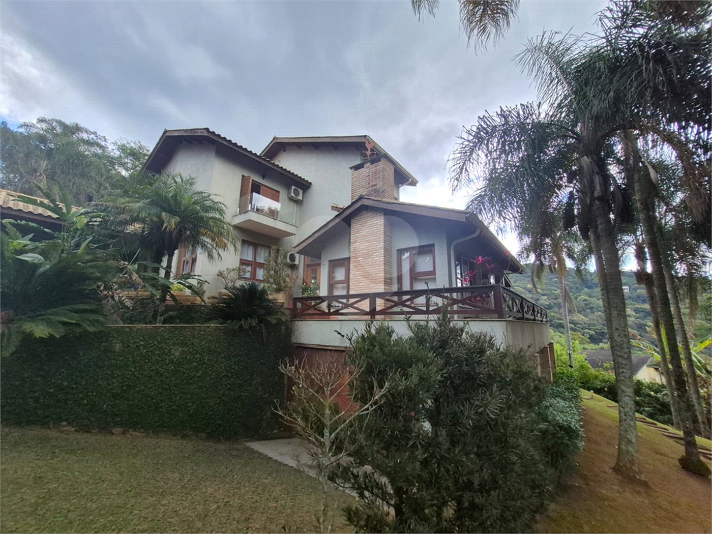 Casa à venda com 3 suítes no condomínio Sausalito, Mairiporã - SP